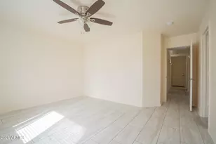 8563 W Mission Ln, Peoria, AZ 85345 - Photo 18