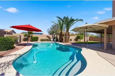 516 W Smoke Tree Road, Gilbert, AZ 85233 - Photo 2