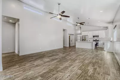 1005 E Weldon Avenue, Phoenix, AZ 85014 - Photo 10