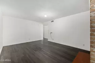 3945 W Orange Dr, Phoenix, AZ 85019 - Photo 14