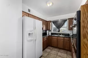 3945 W Orange Dr, Phoenix, AZ 85019 - Photo 12