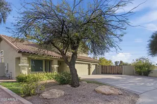 12223 N 60th Ln, Glendale, AZ 85304 - Photo 2