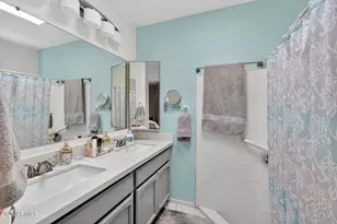 934 E Becker Ln, Phoenix, AZ 85020 - Photo 14