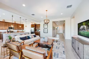 7821 W Hide Trl, Peoria, AZ 85383 - Photo 6