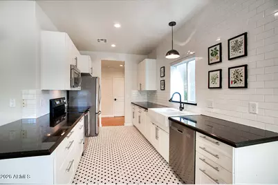 1550 E Cheery Lynn Road, Phoenix, AZ 85014 - Photo 10