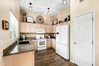 3609 E Hazeltine Way, Chandler, AZ 85249 - Photo 12