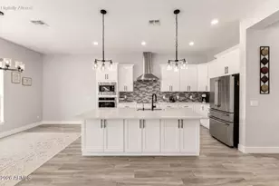 667 W Patrick Pl, San Tan Valley, AZ 85143 - Photo 4