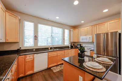 4455 E Paradise Village Parkway S #1028, Phoenix, AZ 85032 - Photo 8