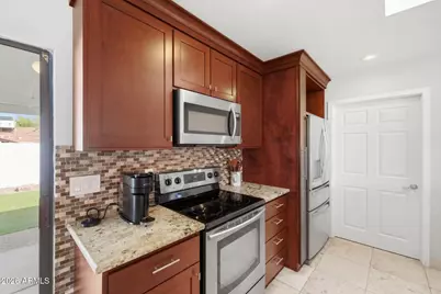 38 W Hillview Street, Mesa, AZ 85201 - Photo 16