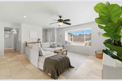 38 W Hillview Street, Mesa, AZ 85201 - Photo 2