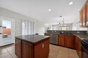 939 E Sourwood Dr, Gilbert, AZ 85298 - Photo 8