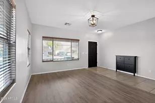 939 E Sourwood Dr, Gilbert, AZ 85298 - Photo 2