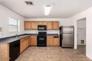 3124 W Maldonado Rd, Phoenix, AZ 85041 - Photo 14