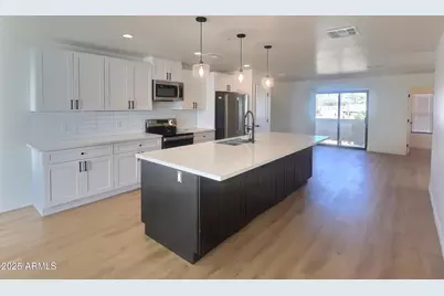 2502 E Paradise Lane #Apt 2, Phoenix, AZ 85032 - Photo 10