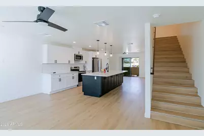 2502 E Paradise Lane #Apt 2, Phoenix, AZ 85032 - Photo 8