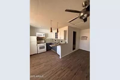 909 N Kadota Avenue, Casa Grande, AZ 85122 - Photo 2