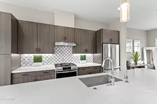 1717 E Morten Ave, Phoenix, AZ 85020 - Photo 10