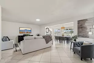 10418 W Prairie Hills Cir, Sun City, AZ 85351 - Photo 2