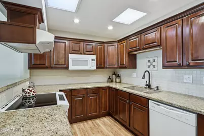 13001 N 100th Avenue, Sun City, AZ 85351 - Photo 10