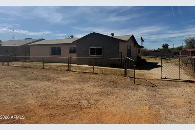 221 N Roosevelt Avenue, Casa Grande, AZ 85122 - Photo 2