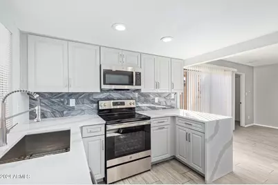 14237 N 41st Drive, Phoenix, AZ 85053 - Photo 2