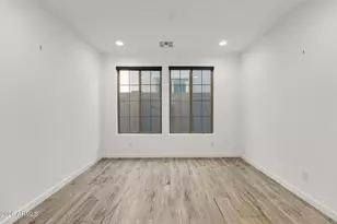 21349 N 58th St, Phoenix, AZ 85054 - Photo 8