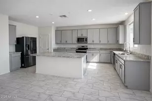 2439 W Kowalsky Ln, Phoenix, AZ 85041 - Photo 10