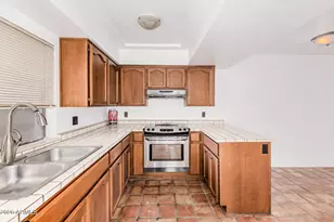 1010 E Becker Ln, Phoenix, AZ 85020 - Photo 10