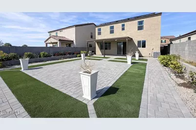 2439 W Kowalsky Lane, Phoenix, AZ 85041 - Photo 34