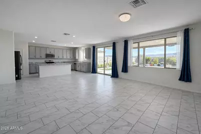 2439 W Kowalsky Lane, Phoenix, AZ 85041 - Photo 12