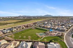 4527 E Skousen St, Gilbert, AZ 85295 - Photo 32