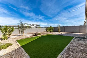 17628 W Msn Ln, Waddell, AZ 85355 - Photo 28