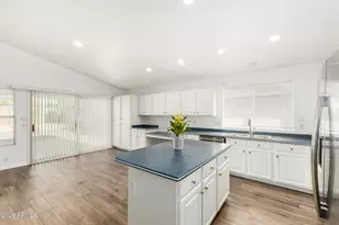 3920 W Columbine Dr, Phoenix, AZ 85029 - Photo 6