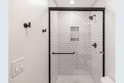 3830 E Devonshire Avenue, Phoenix, AZ 85018 - Photo 2