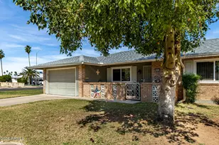 10212 W Royal Oak Rd, Sun City, AZ 85351 - Photo 2