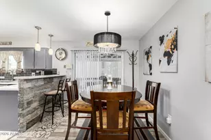 10212 W Royal Oak Rd, Sun City, AZ 85351 - Photo 12