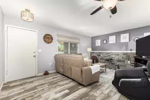 10212 W Royal Oak Rd, Sun City, AZ 85351 - Photo 6