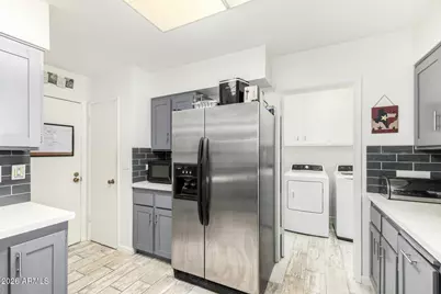 10212 W Royal Oak Road, Sun City, AZ 85351 - Photo 16