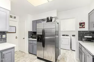 10212 W Royal Oak Rd, Sun City, AZ 85351 - Photo 16