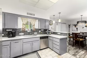 10212 W Royal Oak Rd, Sun City, AZ 85351 - Photo 14