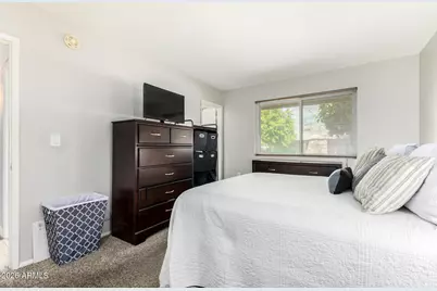 10212 W Royal Oak Road, Sun City, AZ 85351 - Photo 22