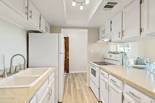 8576 E Indian School Rd, Scottsdale, AZ 85251 - Photo 10