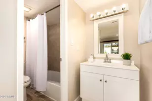 8576 E Indian School Rd, Scottsdale, AZ 85251 - Photo 20