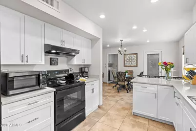 10442 W Prairie Hills Circle, Sun City, AZ 85351 - Photo 14