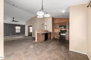 45540 W Windmill Dr, Maricopa, AZ 85139 - Photo 4