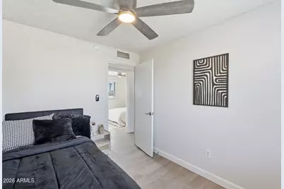 4622 N 71st Lane, Phoenix, AZ 85033 - Photo 18