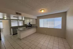 5256 W Cholla St, Glendale, AZ 85304 - Photo 6