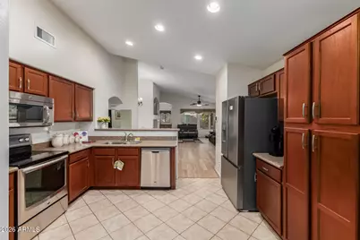 10390 W Yukon Drive, Peoria, AZ 85382 - Photo 14