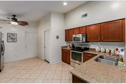 10390 W Yukon Drive, Peoria, AZ 85382 - Photo 12