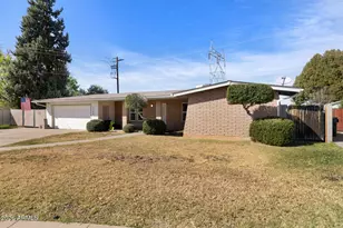 2208 E Contessa Cir, Mesa, AZ 85213 - Photo 2